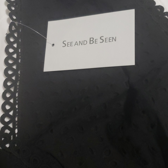 ♥️New boutique Cotton eyelet top - Picture 4 of 11